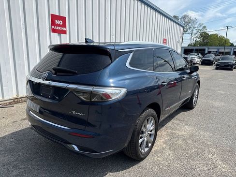 Used 2022 Buick Enclave Avenir w/ Avenir Technology Package FWD image 8