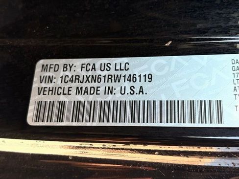 Used 2024 Jeep Wrangler Unlimited AWD/4WD image 33