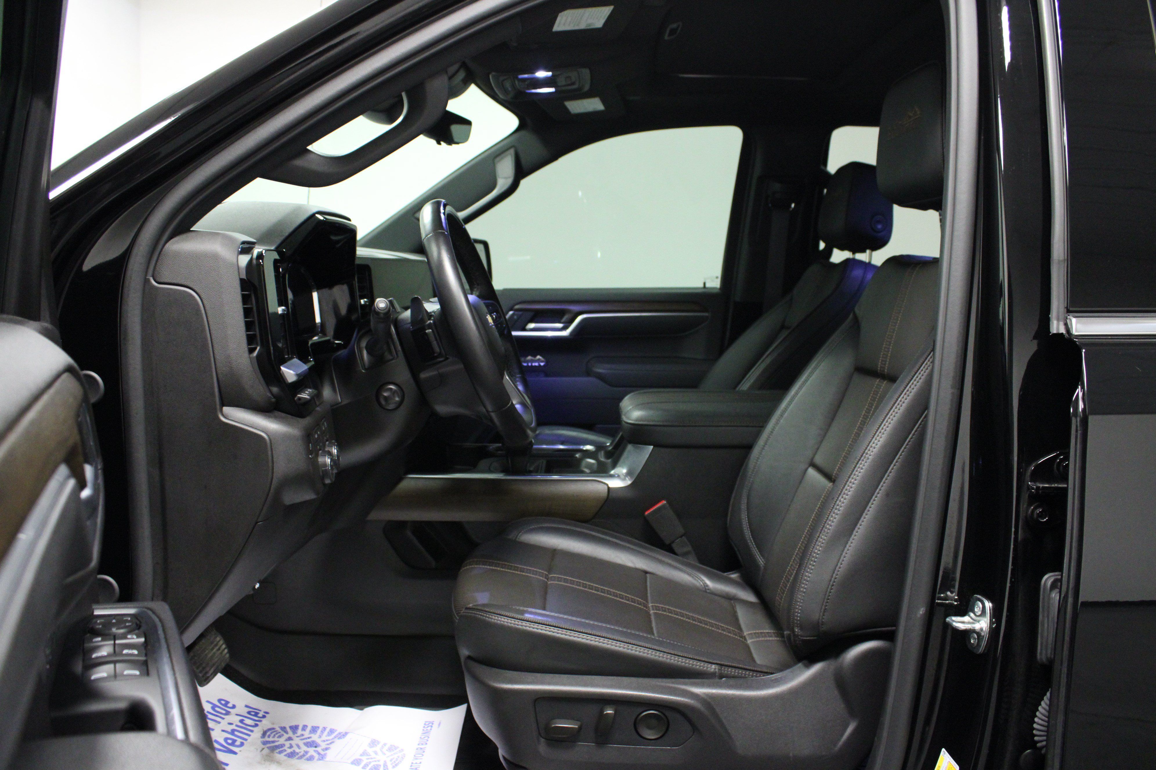 Used 2026 Chevrolet Silverado 1500 High Country AWD/4WD image 12