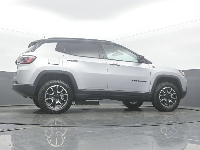 Used 2024 Jeep Compass Trailhawk w/ Sun and Sound Group AWD/4WD image 52
