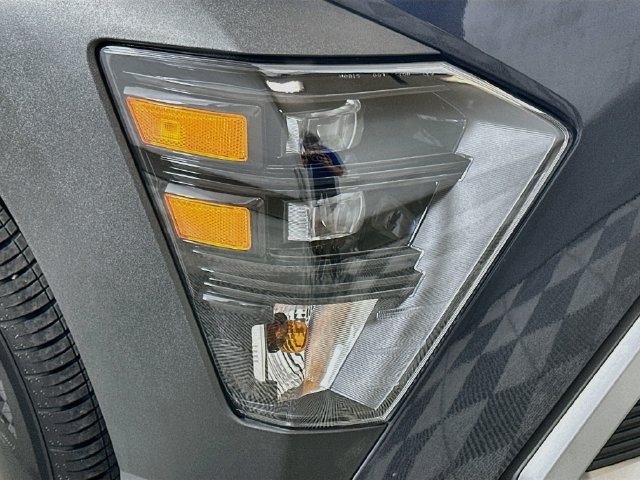 Used 2024 Hyundai Kona SE FWD image 23