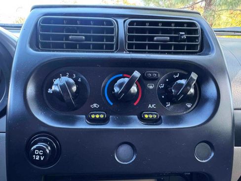 Used 2004 Nissan Xterra XE image 22