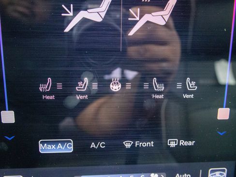 New 2027 RAM 2500 Laramie AWD/4WD image 19