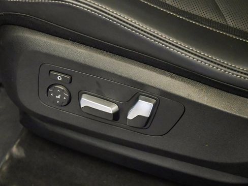 Used 2026 BMW X5 sDrive40i w/ M Sport Package image 27