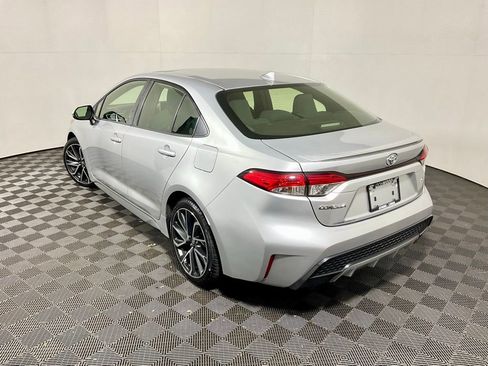 Used 2020 Toyota Corolla SE w/ SE Premium Package image 14