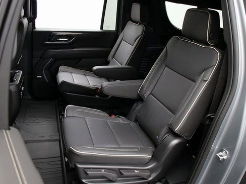 New 2026 GMC Yukon XL Elevation w/ LPO, Floor Liner Package image 11