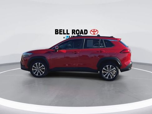 Used 2023 Toyota Corolla Cross XLE image 5