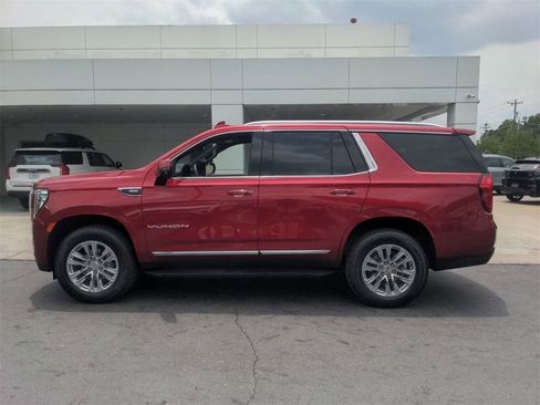 Certified 2024 GMC Yukon SLT w/ SLT Luxury Package image 6