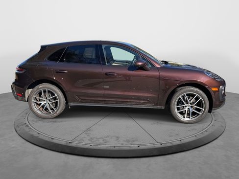 Used 2022 Porsche Macan image 9