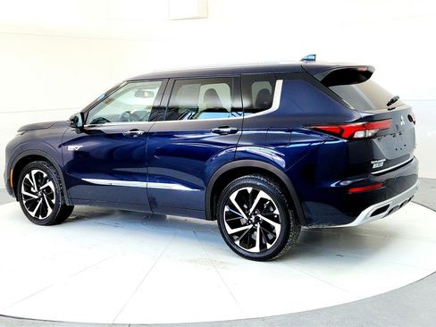 Used 2025 Mitsubishi Outlander SEL image 4