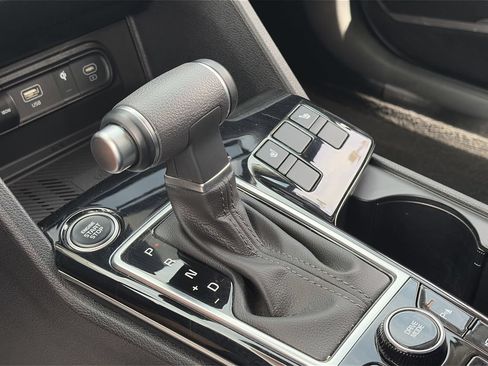 Certified 2025 Kia Sportage EX FWD image 28