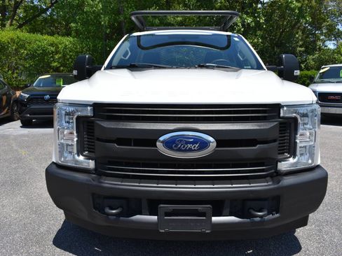 Used 2018 Ford F250 XL w/ Power Equipment Group RWD image 5
