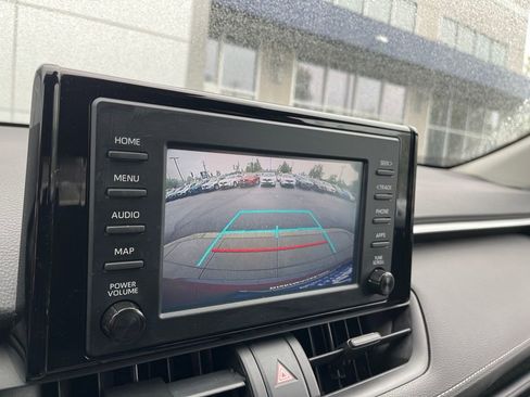 Used 2019 Toyota RAV4 LE AWD/4WD image 20