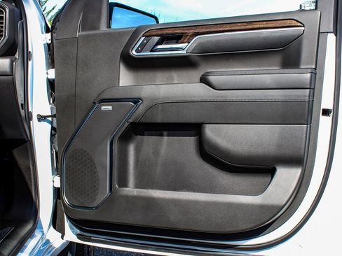 Used 2025 GMC Sierra 1500 Elevation w/ Preferred Package image 13