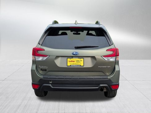 Used 2021 Subaru Forester Premium AWD/4WD image 6