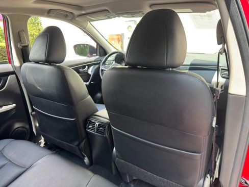 Used 2018 Nissan Rogue Sport SL w/ SL Premium Package FWD image 34