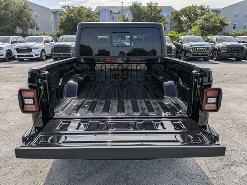 New 2026 Jeep Gladiator Sport AWD/4WD image 12