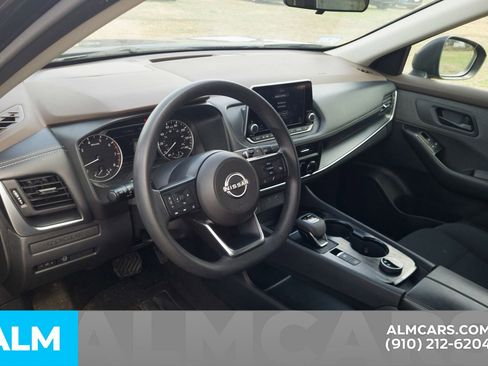 Used 2023 Nissan Rogue S image 5