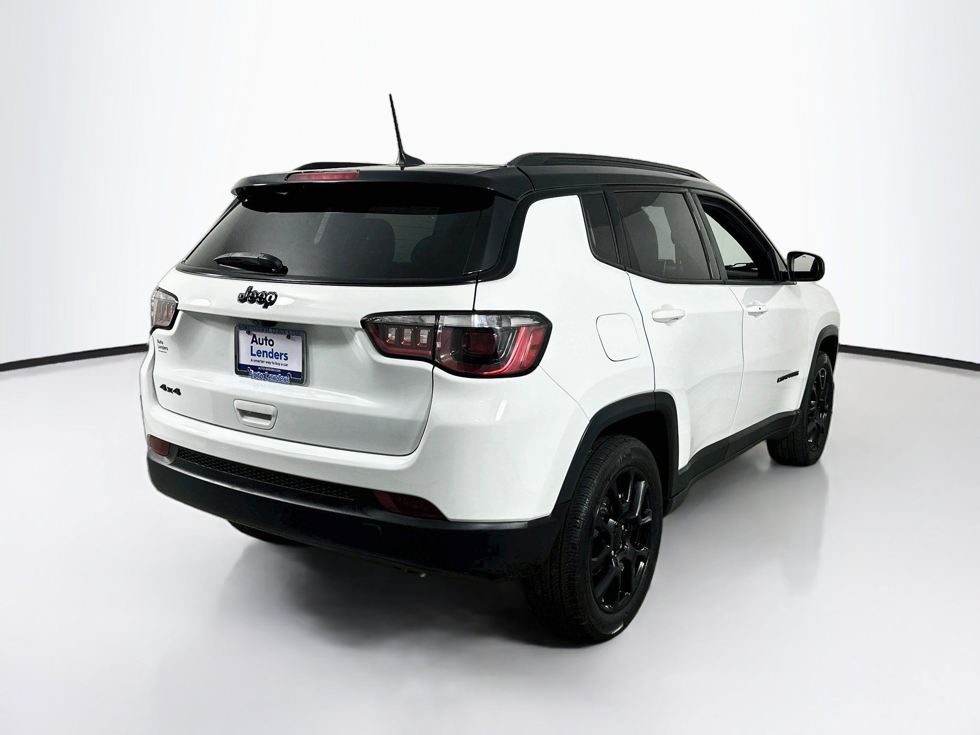 Used 2023 Jeep Compass Latitude w/ Convenience Group AWD/4WD image 5