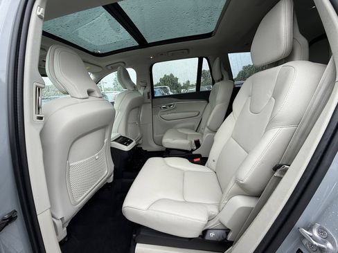 Used 2024 Volvo XC90 B6 Plus AWD/4WD image 25