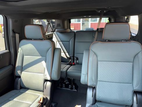 Certified 2025 GMC Yukon XL AT4 w/ AT4 Premium Package AWD/4WD image 22