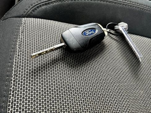 Used 2021 Ford Transit Connect XL image 9