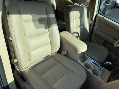 Used 2007 Ford Freestyle Limited AWD/4WD image 9
