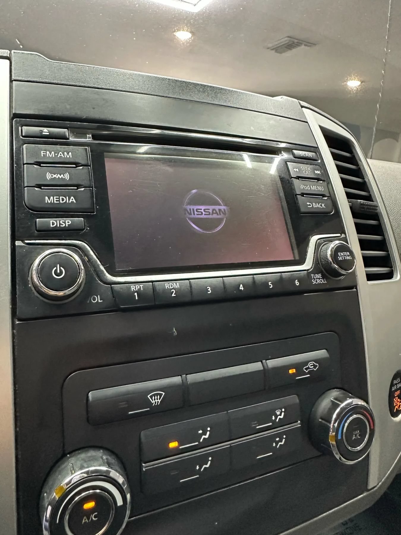 Used 2018 Nissan Frontier SV RWD image 17