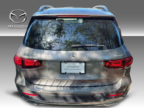 Used 2023 Mercedes-Benz GLB 250 4MATIC w/ Premium Package image 19