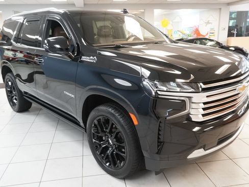 Used 2022 Chevrolet Tahoe High Country w/ Premium Package AWD/4WD image 17