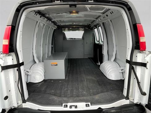 Used 2012 Chevrolet Express 2500 w/ Cold Climate Package image 10