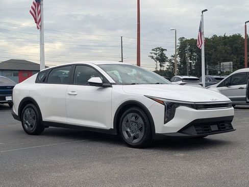 Certified 2025 Kia K4 FWD image 8