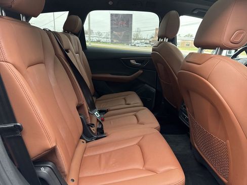 Used 2020 Audi Q7 3.0T Premium Plus w/ Premium Plus Package image 4