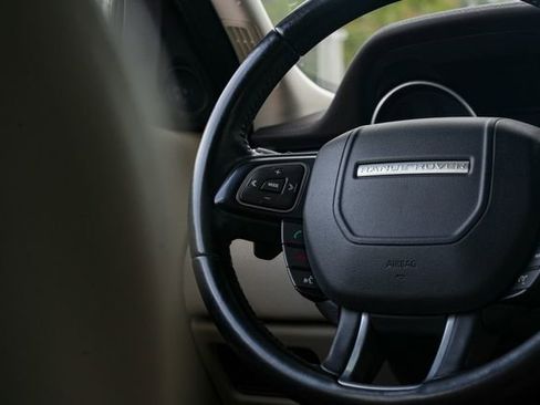 Used 2015 Land Rover Range Rover Evoque Pure image 36