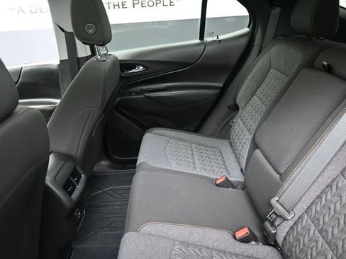 Used 2022 Chevrolet Equinox LT FWD image 22