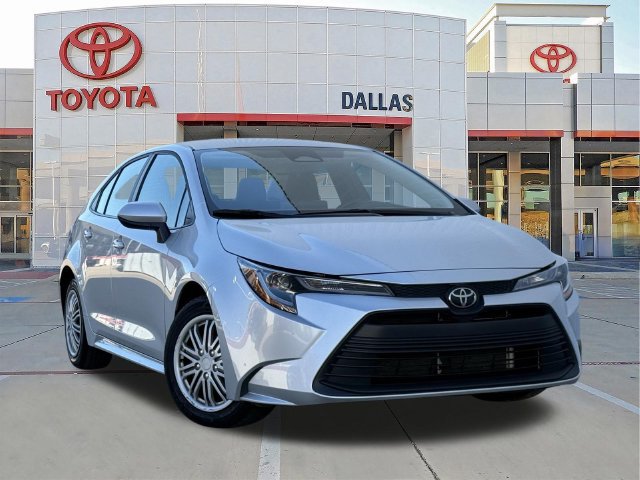 Used 2025 Toyota Corolla LE FWD image 1