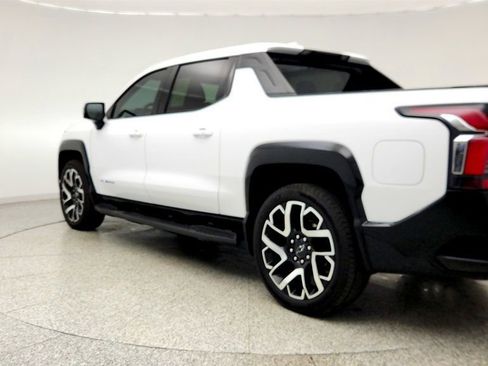 Used 2024 Chevrolet Silverado EV RST AWD/4WD image 7