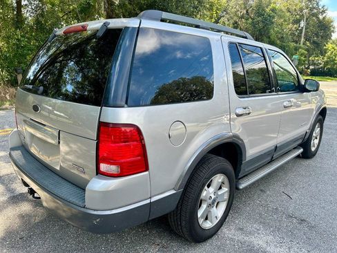 Used 2005 Ford Explorer XLT image 4