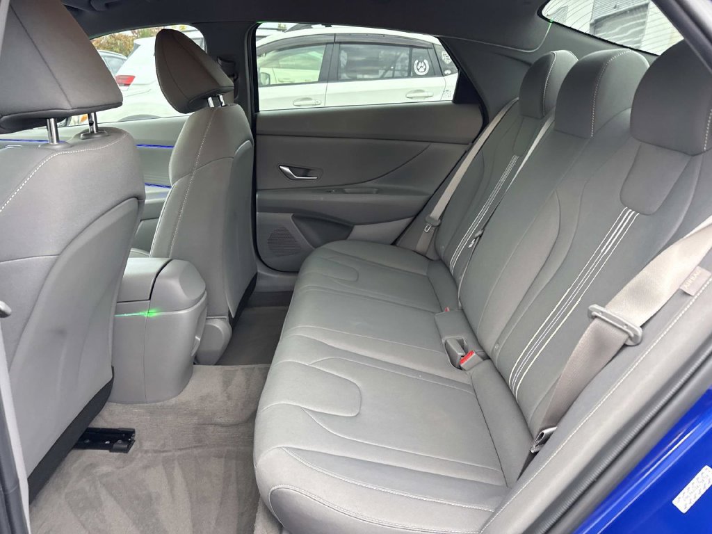 Used 2024 Hyundai Elantra SEL FWD image 11