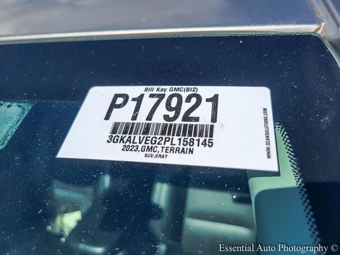 Used 2023 GMC Terrain SLT image 24
