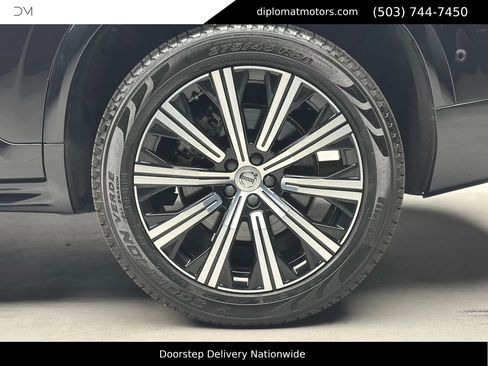 Used 2023 Volvo XC90 B6 Plus image 40