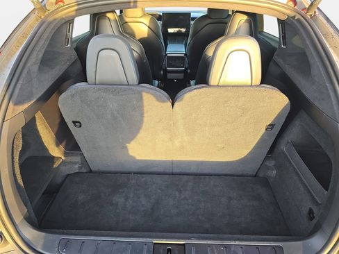 Used 2022 Tesla Model X image 12
