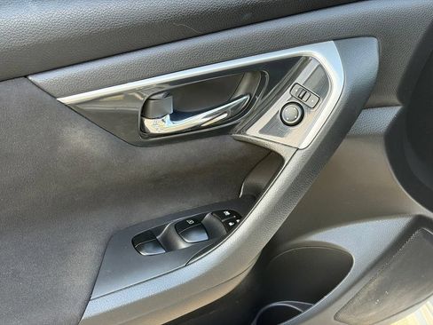 Used 2014 Nissan Altima 2.5 S FWD image 13