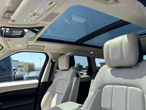 Used 2019 Land Rover Range Rover Sport HSE AWD/4WD image 14