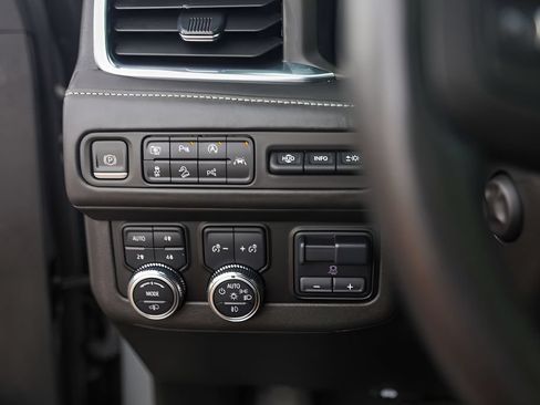 Used 2023 GMC Yukon Denali Ultimate AWD/4WD image 17