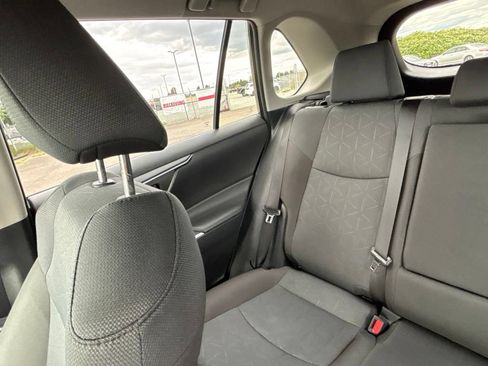 Used 2025 Toyota RAV4 XLE FWD image 31