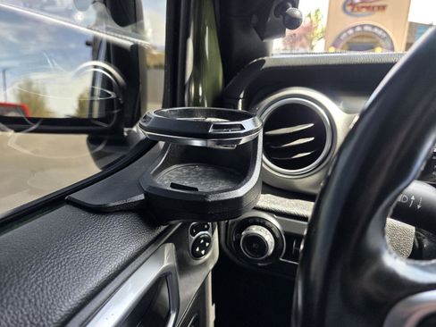 Used 2021 Jeep Wrangler Unlimited Sahara image 21