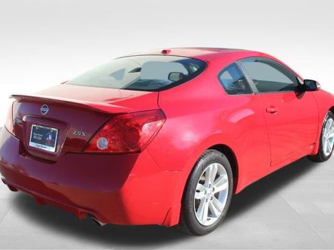 Used 2010 Nissan Altima 2.5 S w/ Premium Pkg image 8