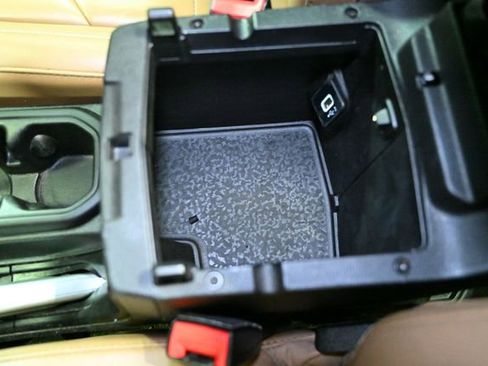 Used 2020 Jeep Wrangler Unlimited Sahara image 26