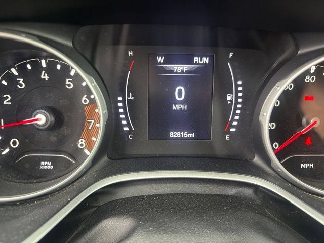 Used 2017 Jeep Compass Latitude AWD/4WD image 3